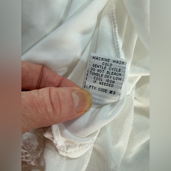 J. GEE White split V neckline Lace hem Maxi Dress size 2X - Picture 11 of 14